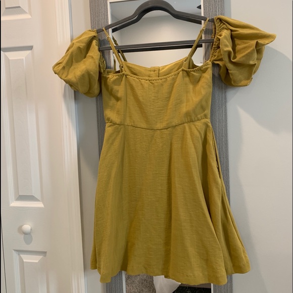 J.O.A. Cold Shoulder Dress - Picture 4 of 5